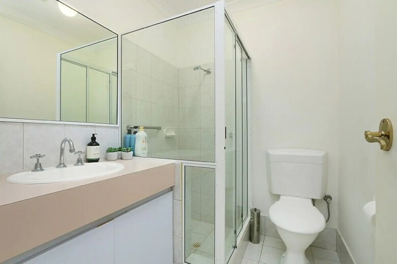 Pleasant 3 Bedroom House With Garden Close To Cbd