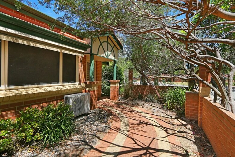 Pleasant 3 Bedroom House With Garden Close To Cbd