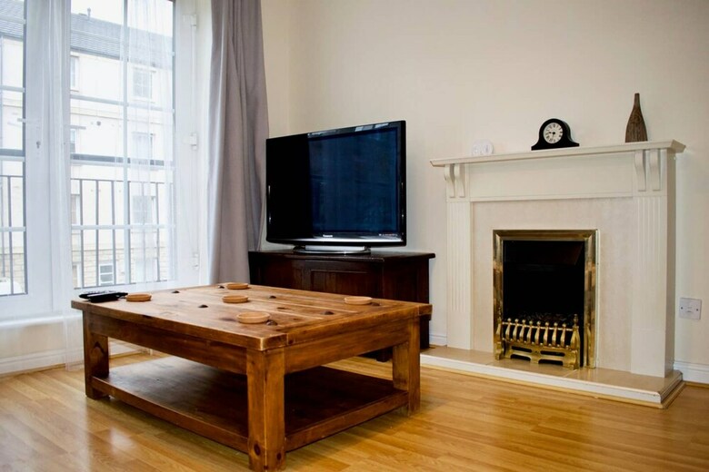 Homely 2 Bed Apartment Next To Leith Walk
