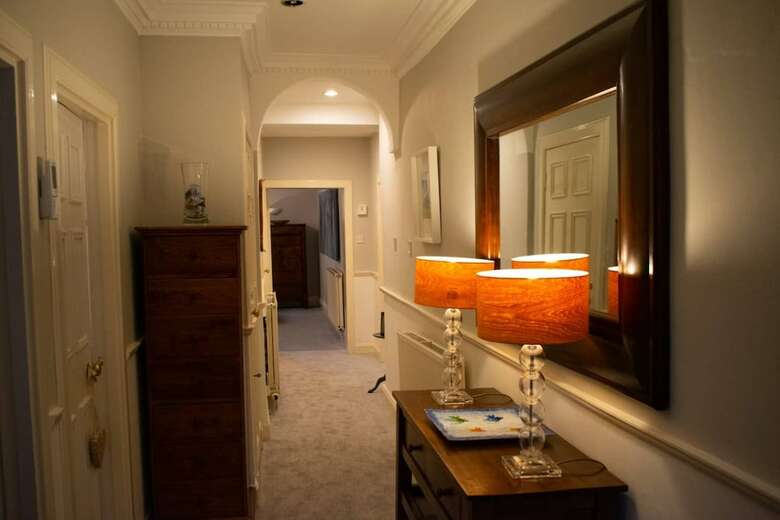 Traditional Homely 2 Bedroom New Town Apartment