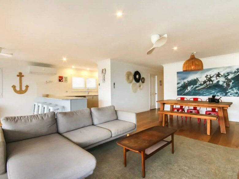 Apartamentos 4 Bedroom Boho Beach Pad By Beach