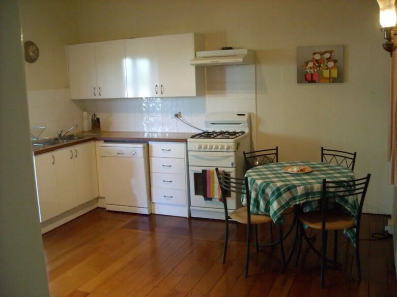 3 Bedroom Characterful Inner City Home