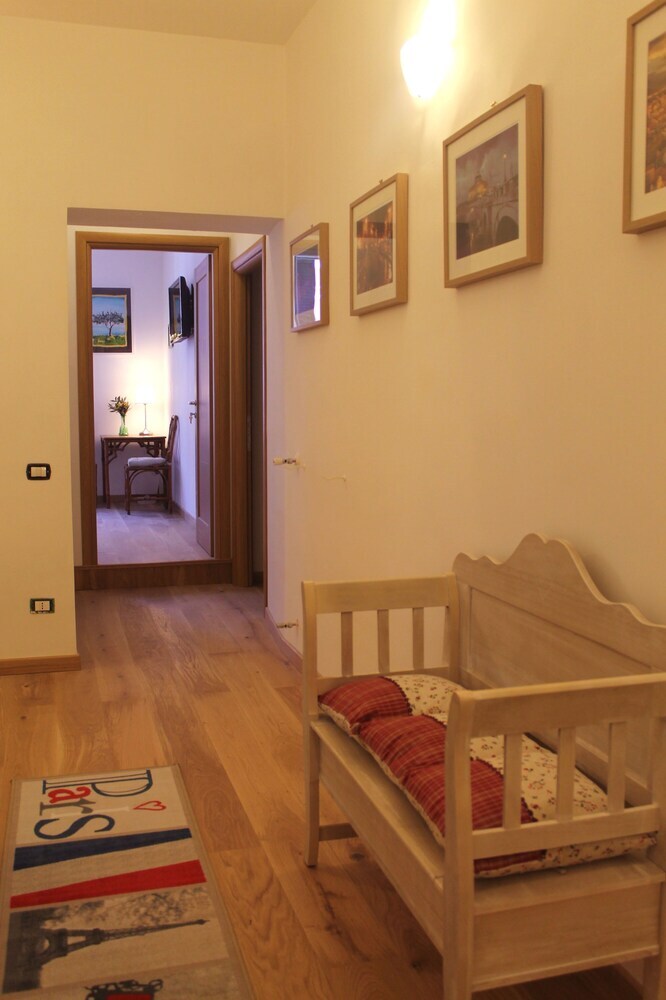 Bed & Breakfast Home 103