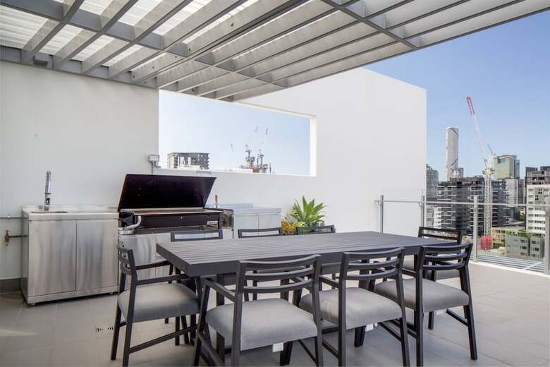New 1 Bedroom Apartment In West End