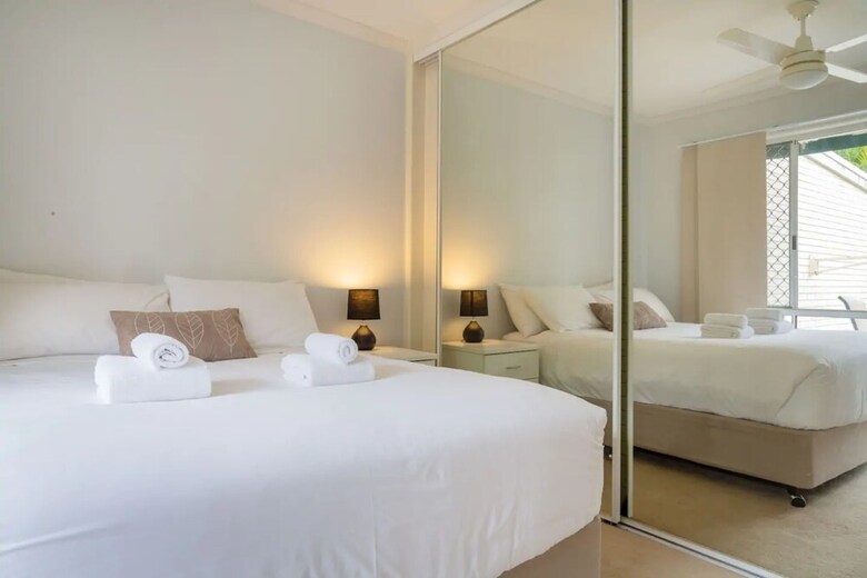 Quiet, Comfortable & Convenient House With Pool