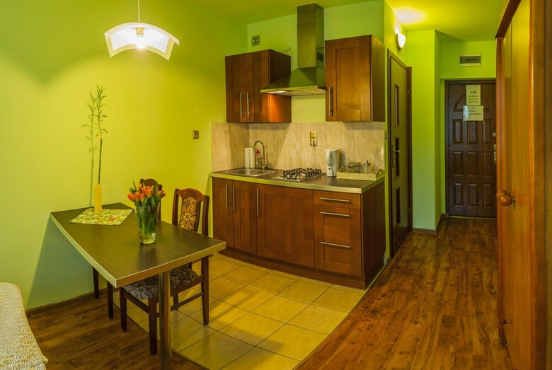 Hostal Flower Rooms & Apartments