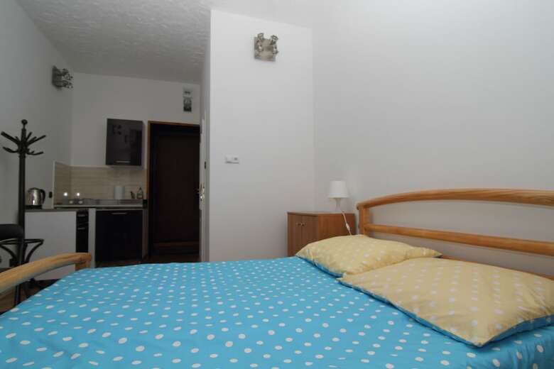 Hostal Flower Rooms & Apartments