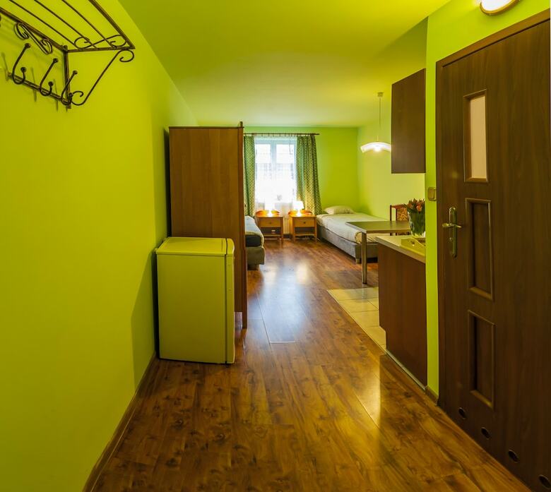 Hostal Flower Rooms & Apartments