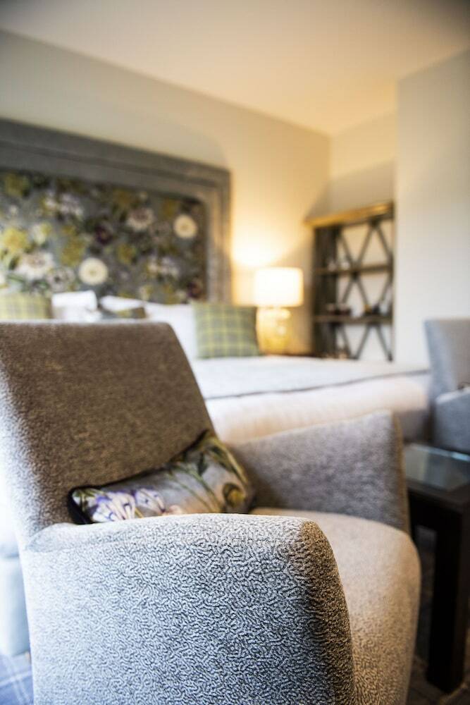 Peak Edge Hotel