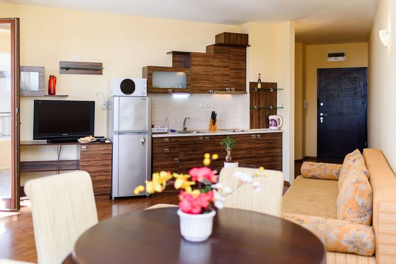 Aparthotel Sea View Rental Front Beach