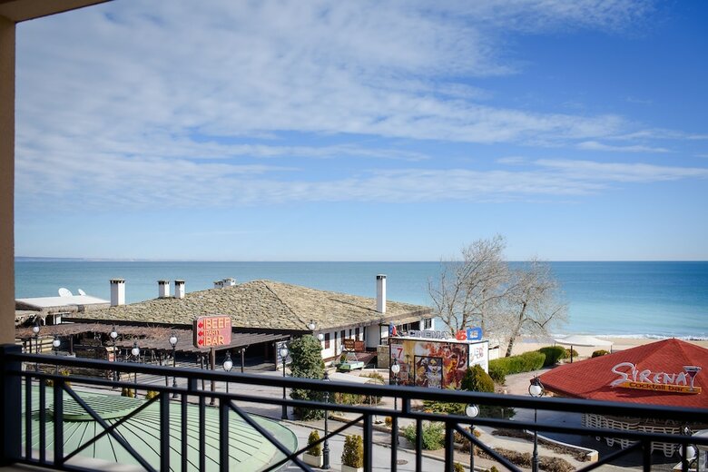 Aparthotel Sea View Rental Front Beach