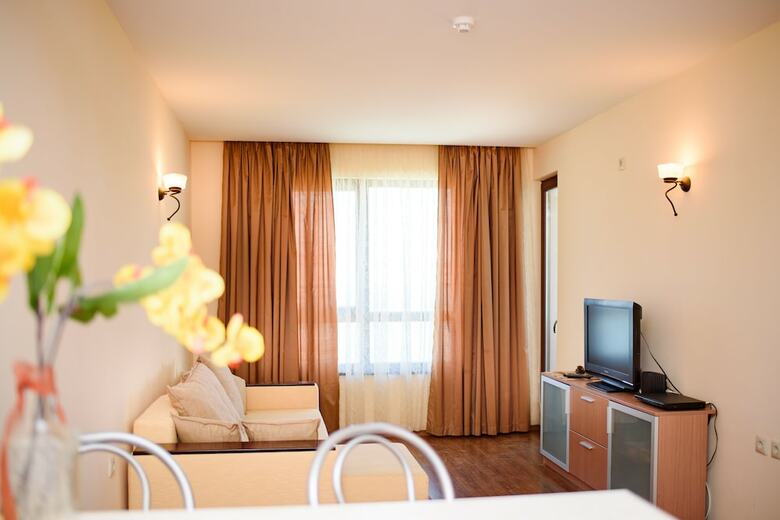 Aparthotel Sea View Rental Front Beach
