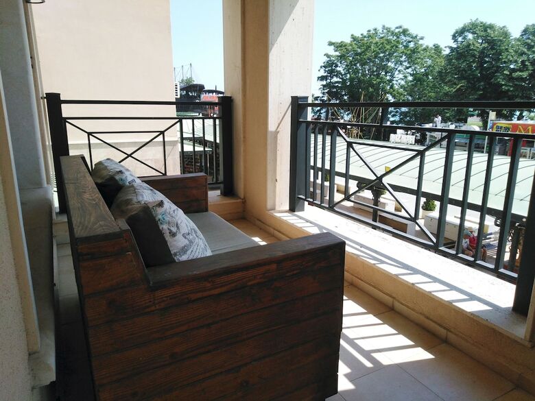 Aparthotel Sea View Rental Front Beach
