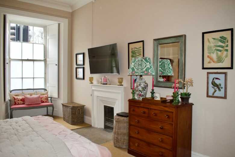 Beautiful Edinburgh City Centre Apartment