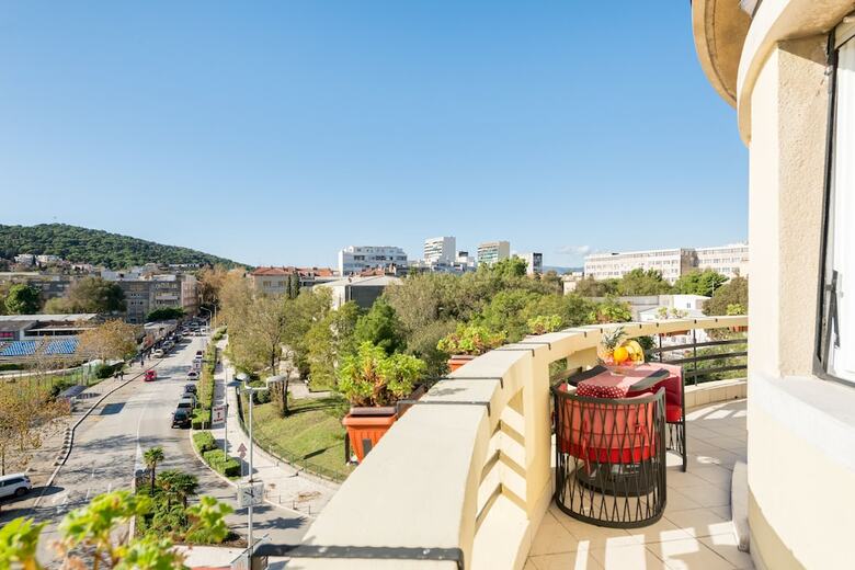 Hotel Metropole Luxury Rooms