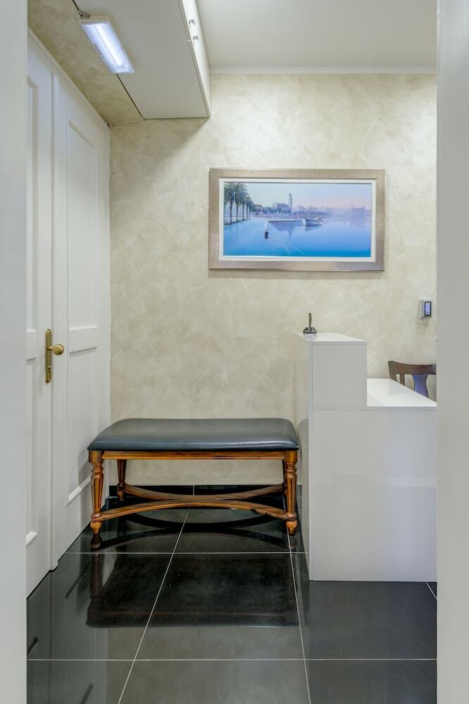 Hotel Metropole Luxury Rooms