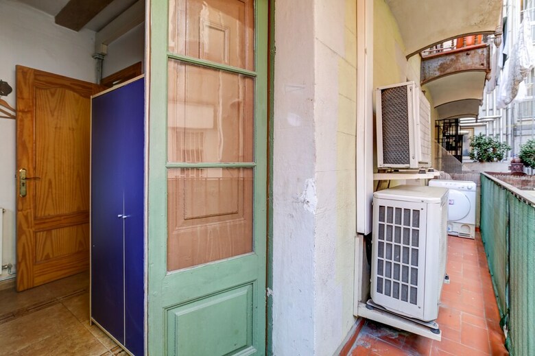 Apartamentos 9 Pax Las Ramblas, Montserrat (Barcelona)
