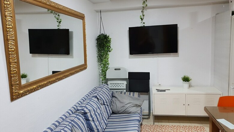 Apartamentos 9 Pax Las Ramblas, Montserrat (Barcelona)