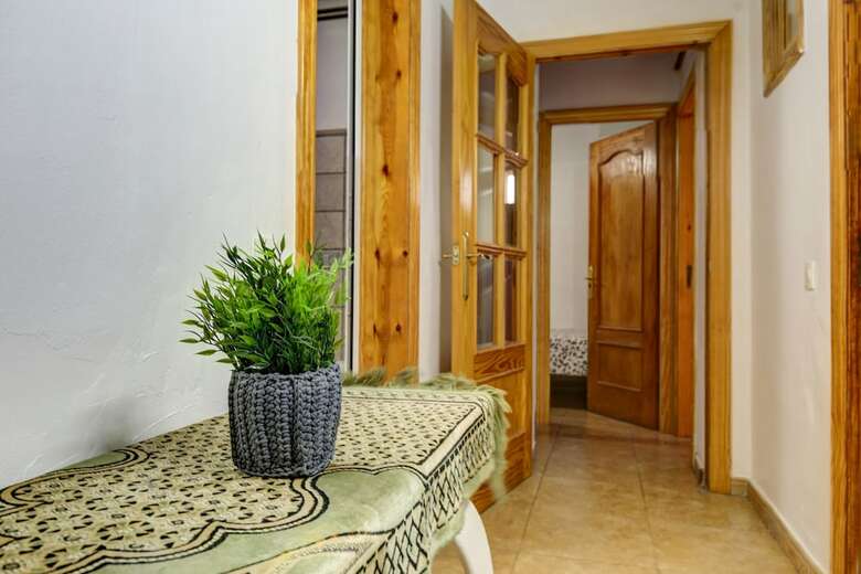 Apartamentos 9 Pax Las Ramblas, Montserrat (Barcelona)