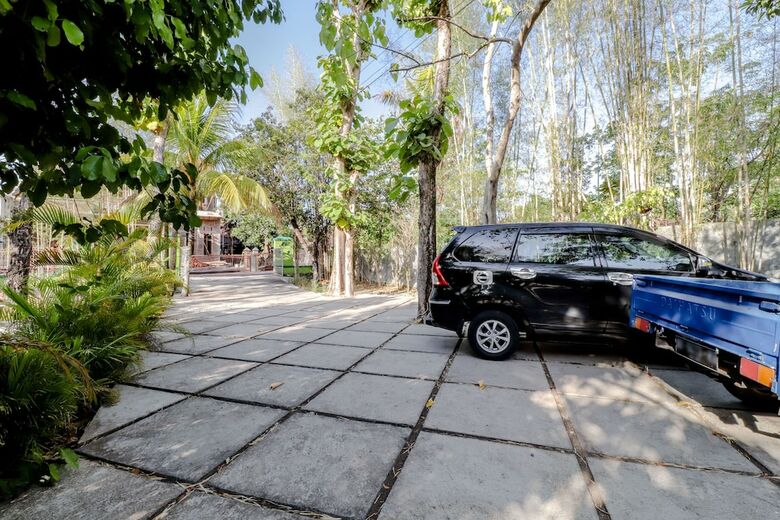 Hotel Omah Nggunung Cafe & Homestay