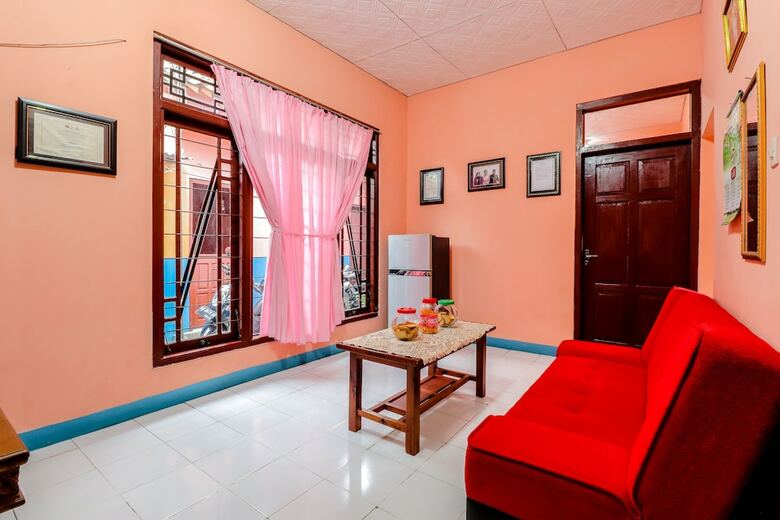 Hotel Homestay Penginapan Anita