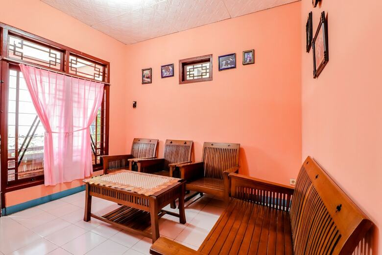 Hotel Homestay Penginapan Anita