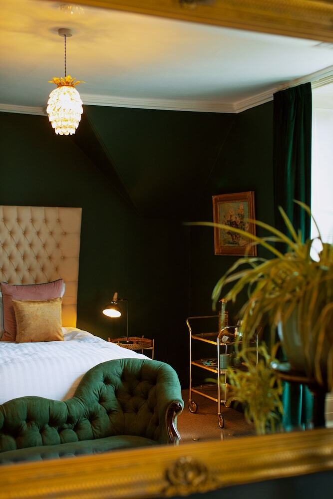 Posada Foyers Lodge