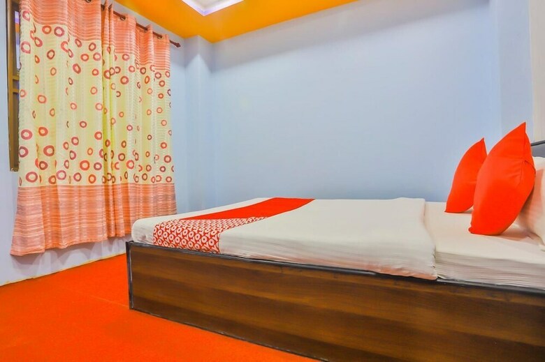 Oyo 667 Aman Hotel
