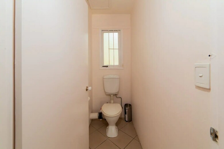 Breezy 4 Bedroom Queenslander In Balmoral