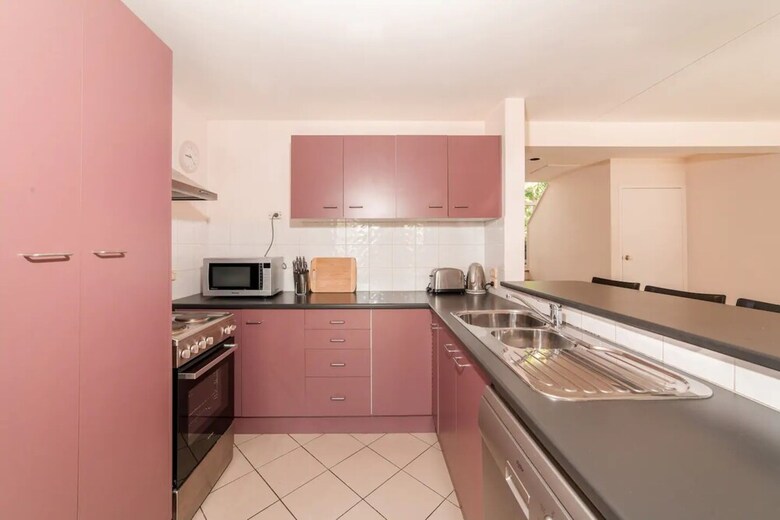 Breezy 4 Bedroom Queenslander In Balmoral
