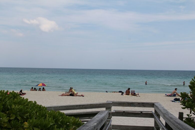 Hotel Waterfront Condo, Heated Pool, Direct Beach Access