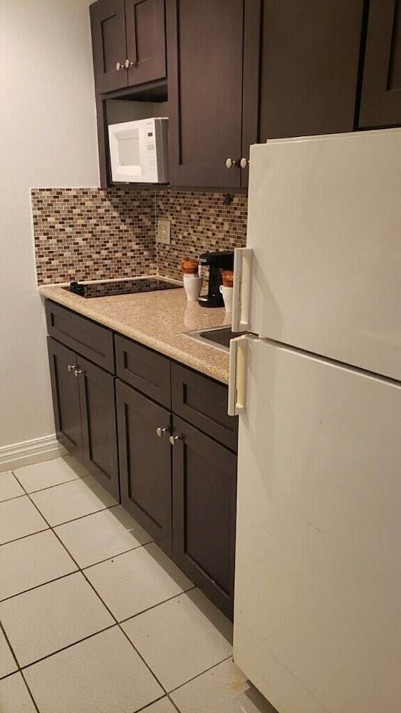 Penthouse Studio Sleeps 4, On Miami Beach
