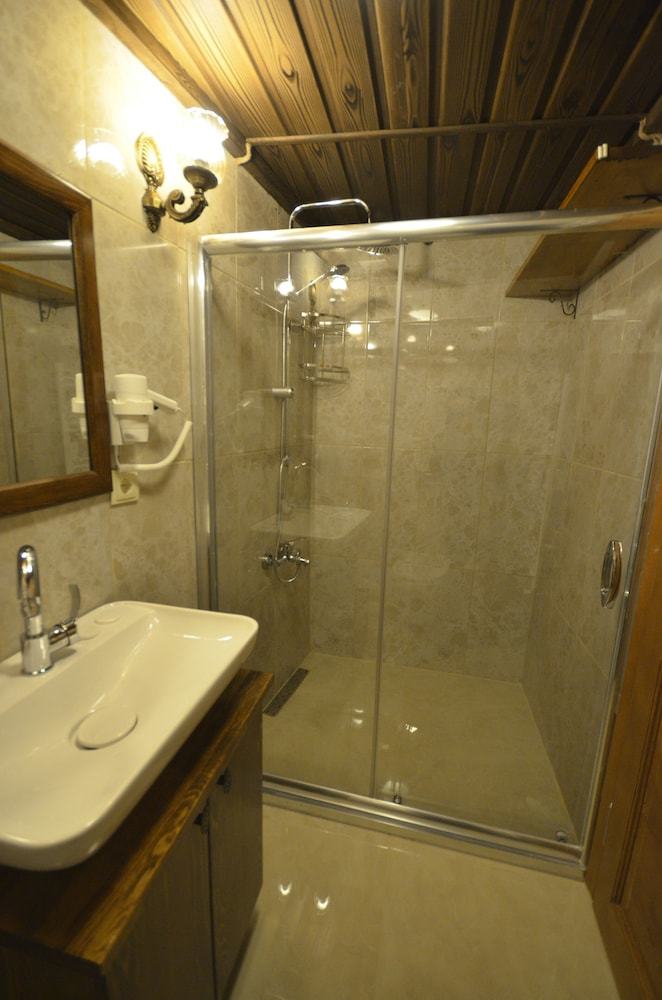 Sef Cave Hotel