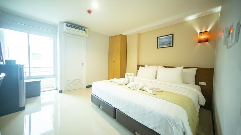 The Willing Hotel And Residence