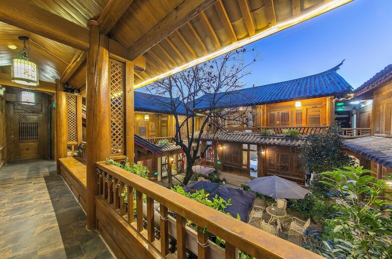 Posada Lijiang Langyun Inn