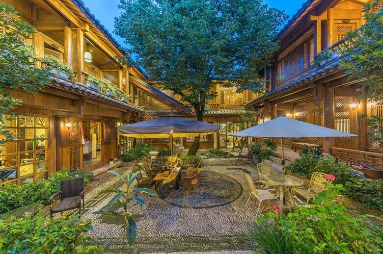 Posada Lijiang Langyun Inn