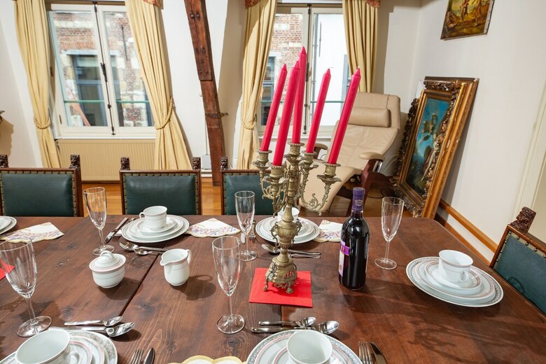 Unique Apartment In Historic Mansion