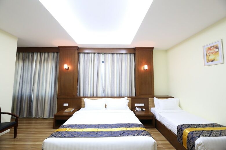 Royal Peacock Hotel