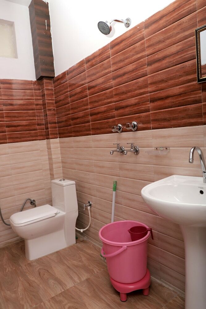 Hostal Orchid Hotel