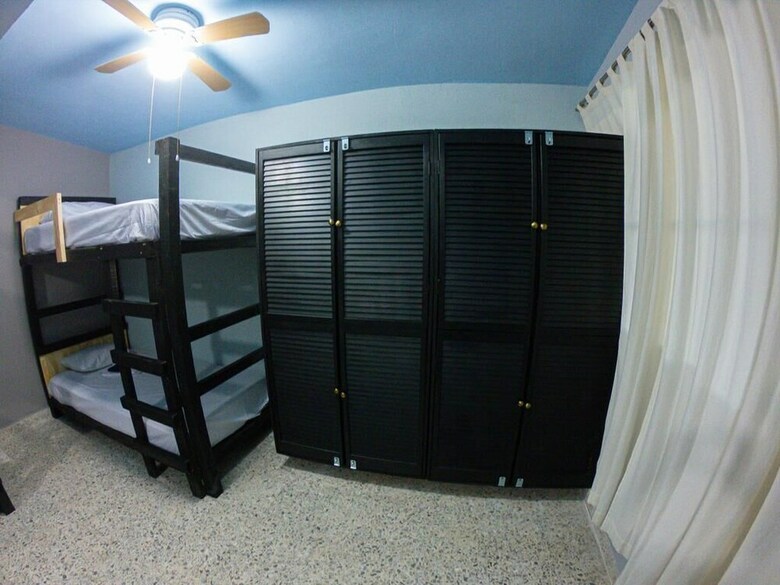 Hostal Royal Honey Hostel