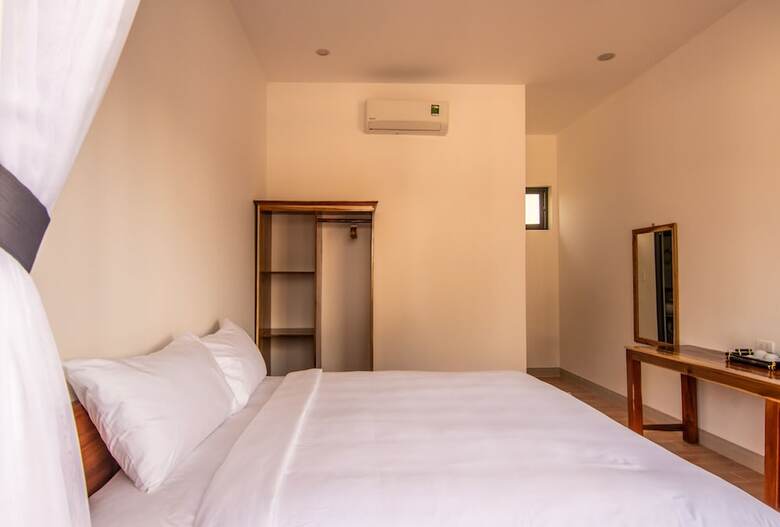 Hotel Aurora House