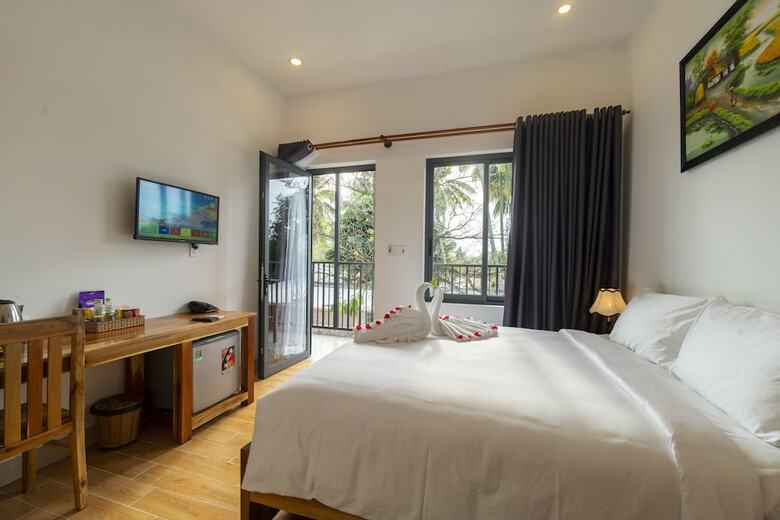 Hotel Aurora House