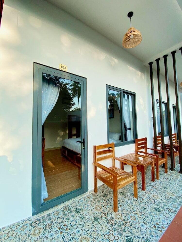 Hotel Aurora House