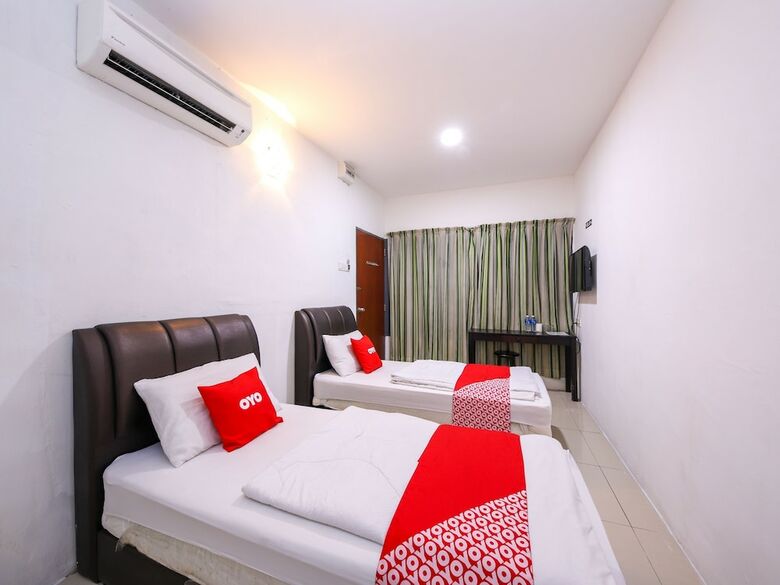 Oyo 89702 Md Hotel Masai
