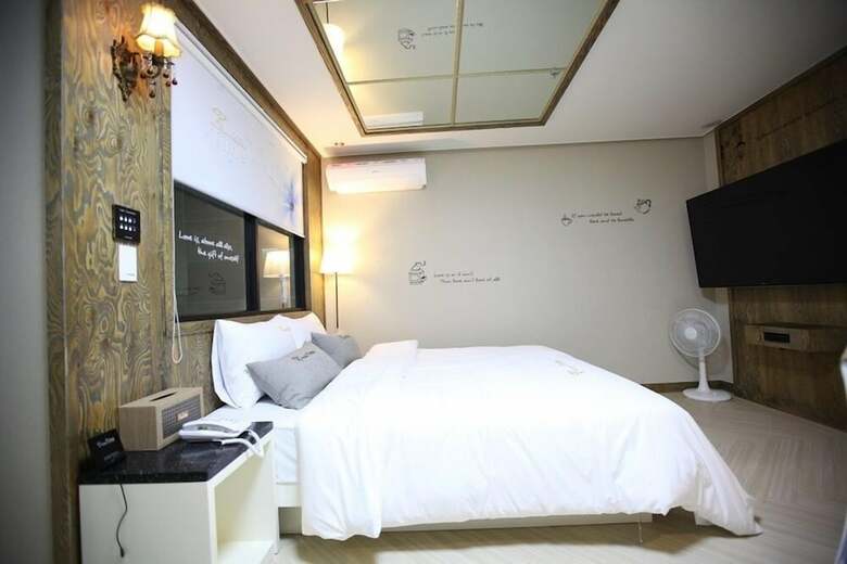 Cheonan Time Hotel
