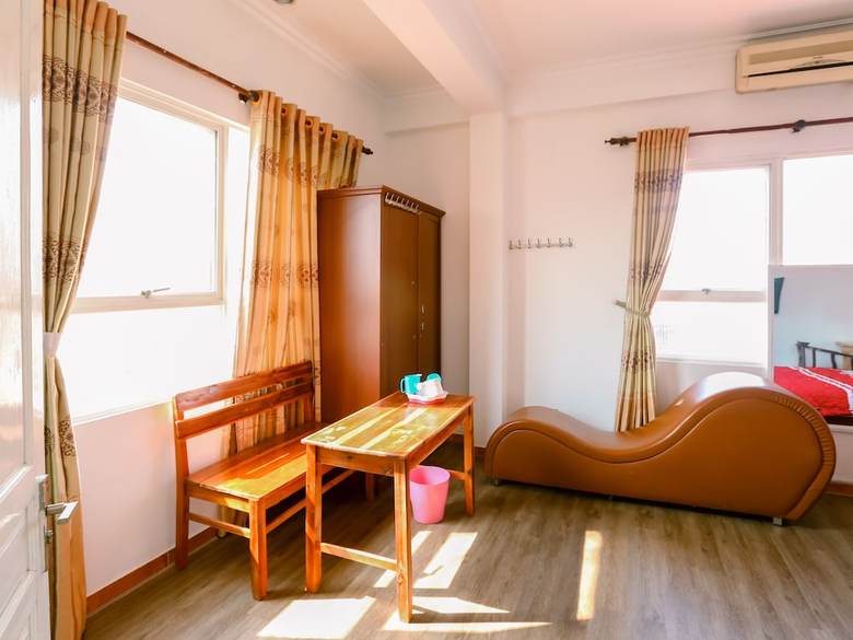 Oyo 575 Van Xuan Hotel