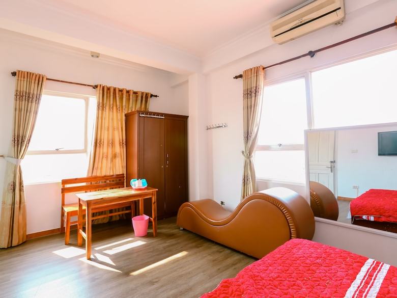 Oyo 575 Van Xuan Hotel