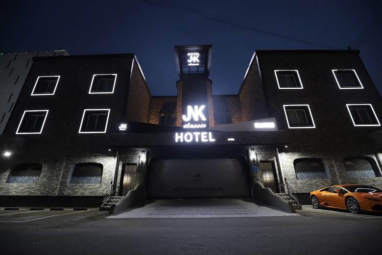 Gunsan Jnk Classic Hotel - Black