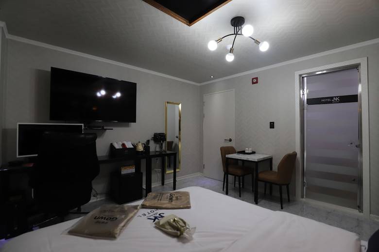Gunsan Jnk Classic Hotel - Black