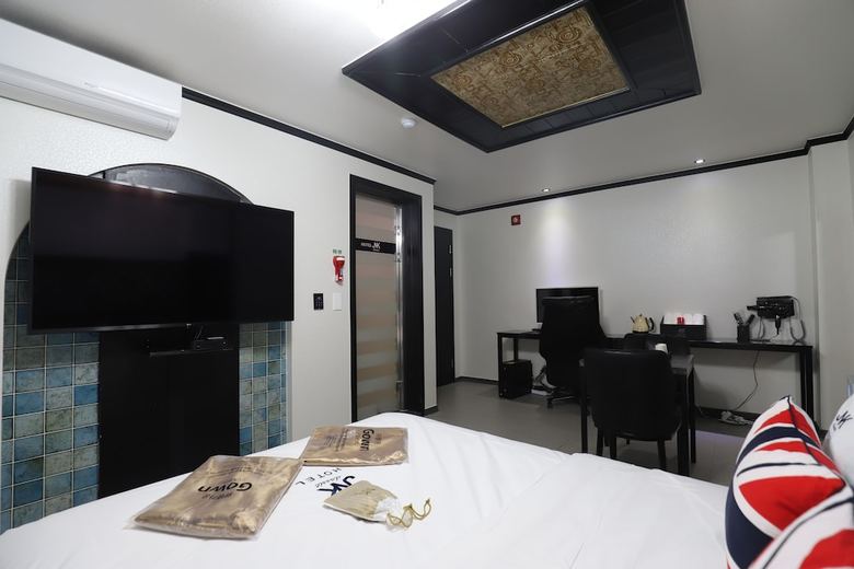 Gunsan Jnk Classic Hotel - Black
